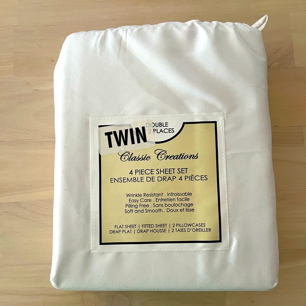 NEW White Twin Bed Sheet Set with 2 Pillowcases Fitted Sheet & Flat Sheet